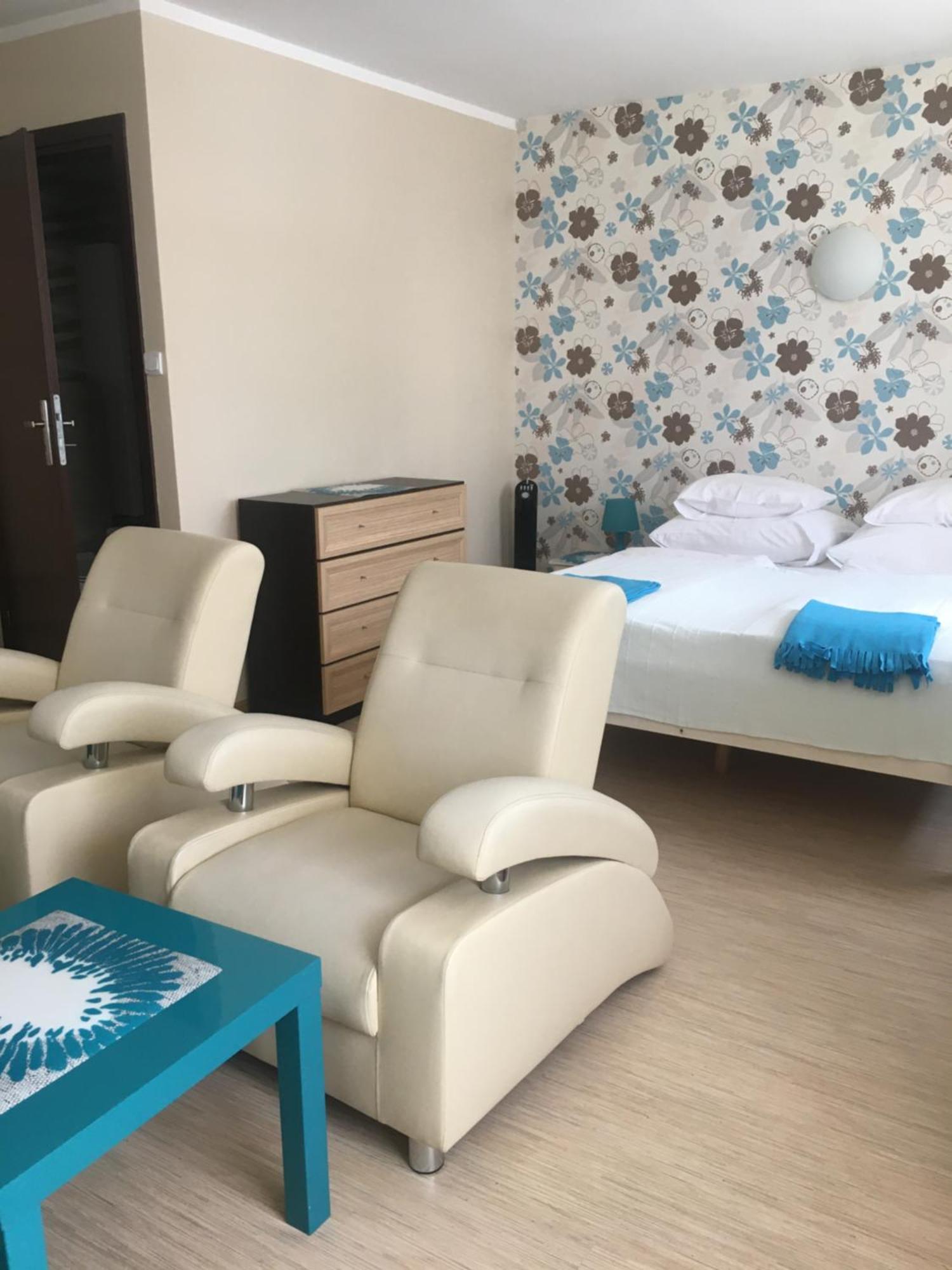 Patio Dom Goscinny Lukecin Ngoại thất bức ảnh