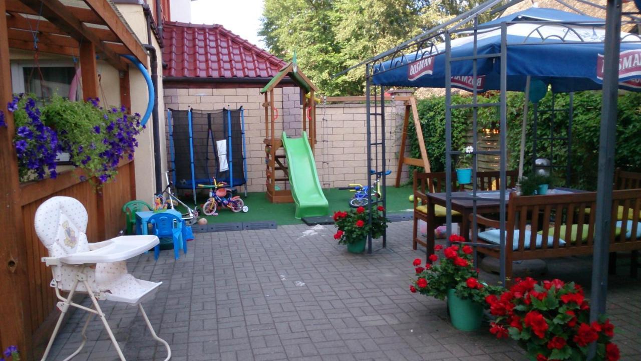 Patio Dom Goscinny Lukecin Ngoại thất bức ảnh